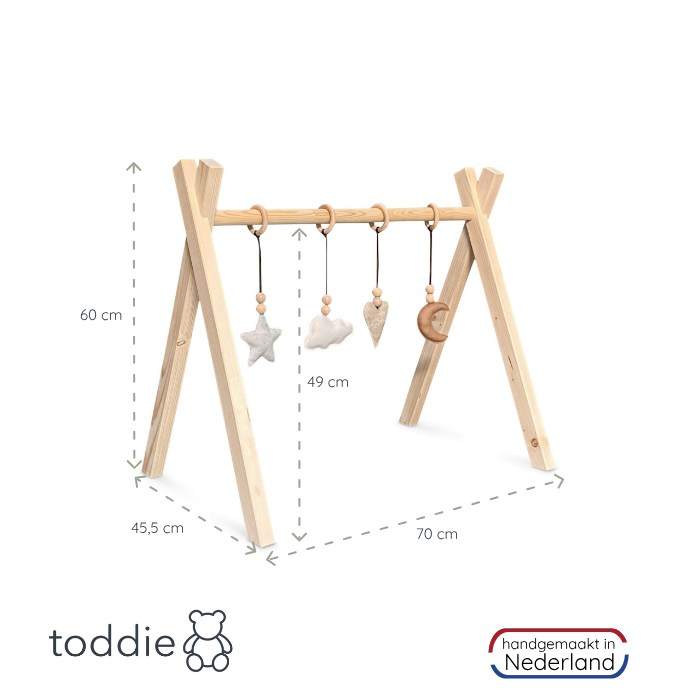 Blank houten babygym, met naturel vilthangers, Tipi vorm massief hout