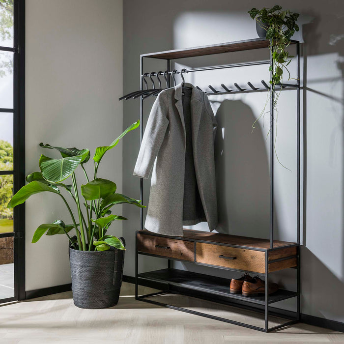 by fonQ Nino Garderoberek - 9 haken