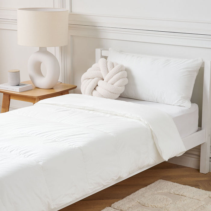 Beliani - HOWERLA - Dekbed - Wit - 135 x 200 cm - Polyester