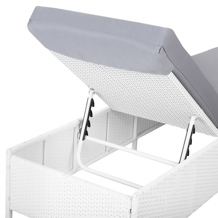 Beliani - TURIN - Strandstoel - Wit - PE rotan