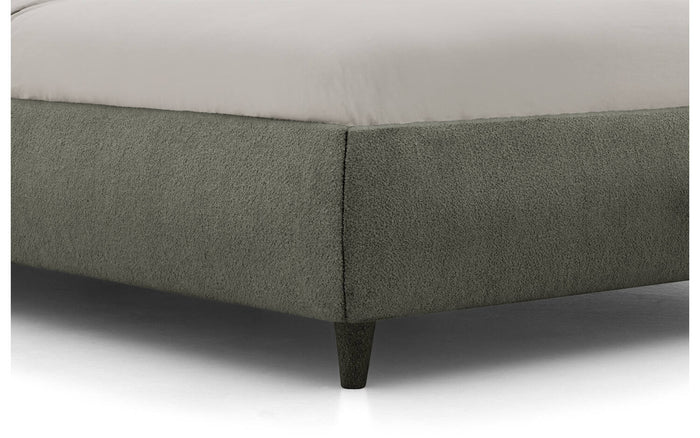 Goossens Bedframe Pecaro - 180 x 200 - Alpine thyme 206 - Bouclé