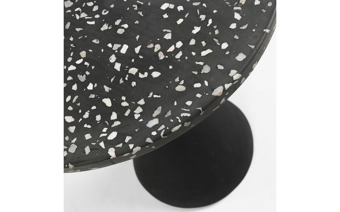 Kave Home - Delano zwart terrazzo bijzettafeltje met zwart stalen