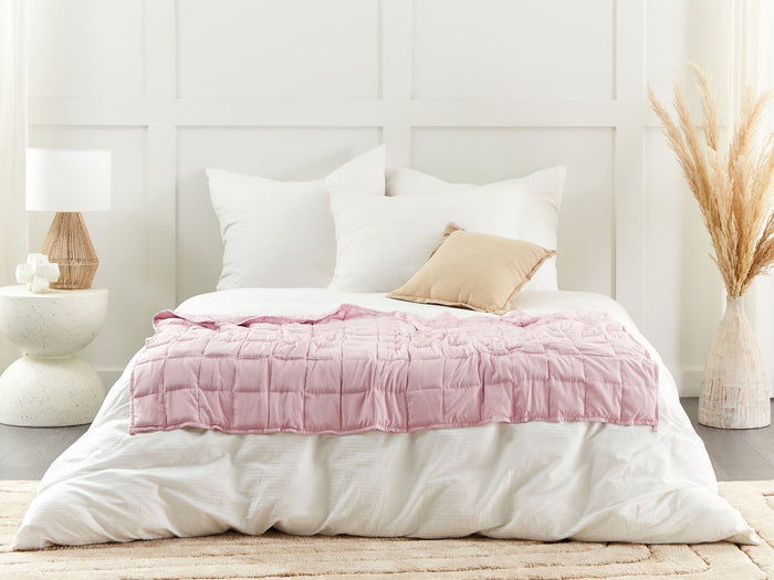 Beliani-NEREID-Verzwaringsdeken-Pastelroze-100 x 150 cm-Polyester