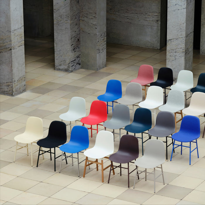 Normann Copenhagen Form Stoel - Eiken - Bright Blue