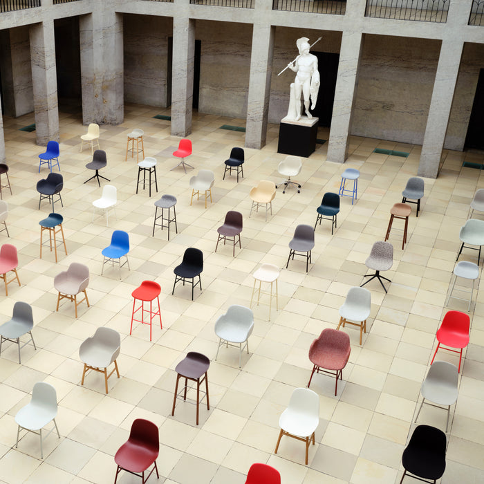 Normann Copenhagen Form Stoel met Armleuning - Staal - Lichtgrijs