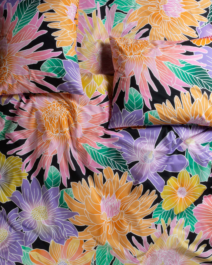 Essenza Flower fling Dekbedovertrek 140 x 220 cm - Zwart