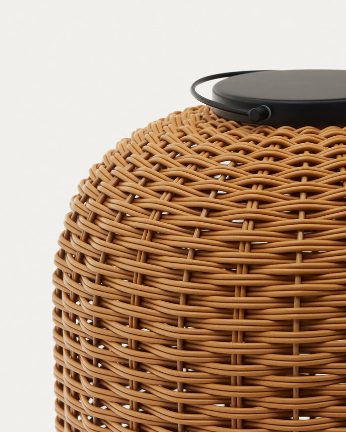 Kave Home - Saranella grote draagbare tafellamp in synthetisch rotan