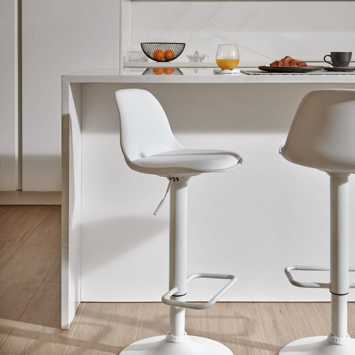 Kave Home - Orlando-T barkruk wit kunstleer en mat wit staal 60-82 cm