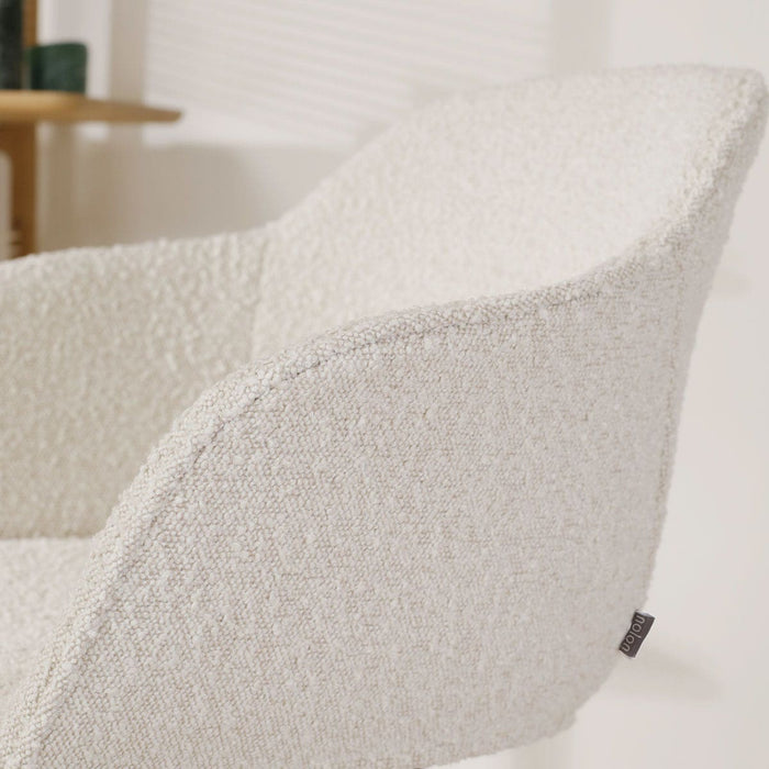 Nolon Nora-Mare Eetkamerstoel Bouclé Beige - Armleuning - Witte Poten