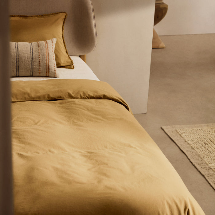 Kave Home - Octavia-bed in essen multiplex met wit gestoffeerd