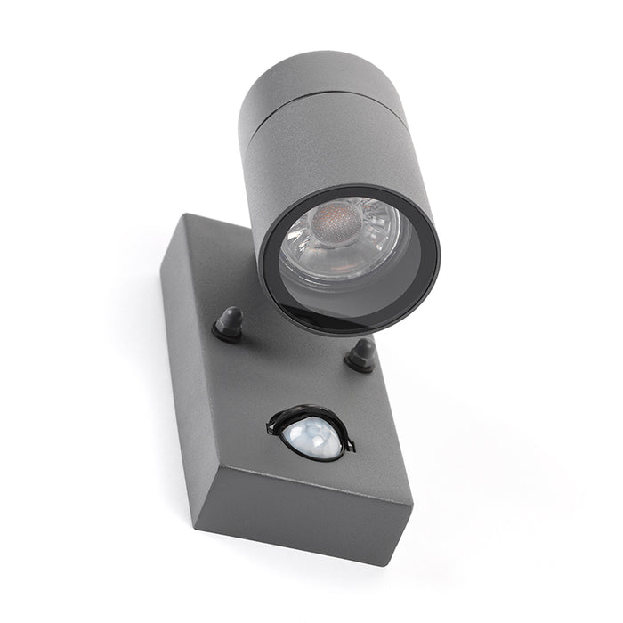 QAZQA Buitenwandlamp antraciet IP44 met bewegingssensor - Solo