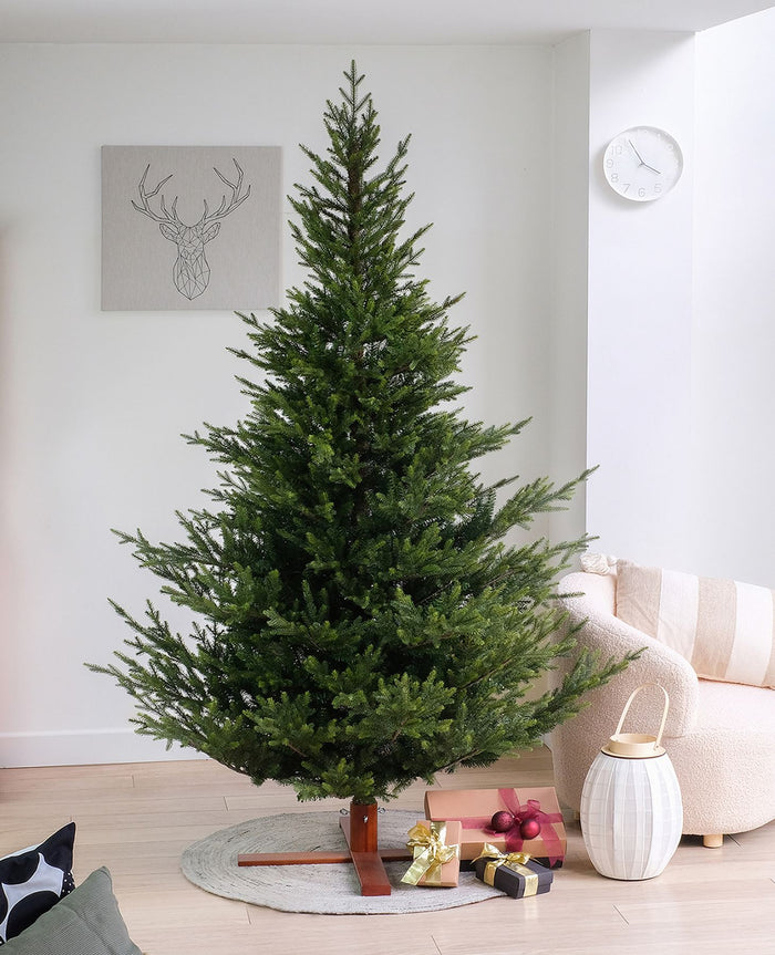 Sami Mountain Spruce Wood kunstkerstboom - 243 cm - Donkergroen - Ø155