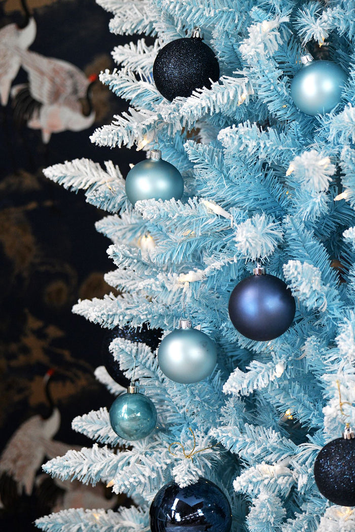 Funky Baby Blue Flocked verlichte kunstkerstboom - 183 cm -