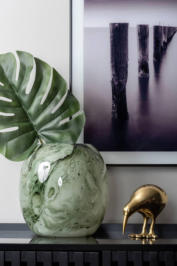 present time - Statue Kiwi Bird