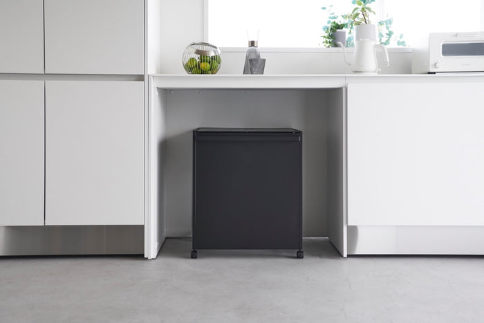 Yamazaki Afvalscheidingsprullenbak met wielen - 2 comp - Tower - Zwart