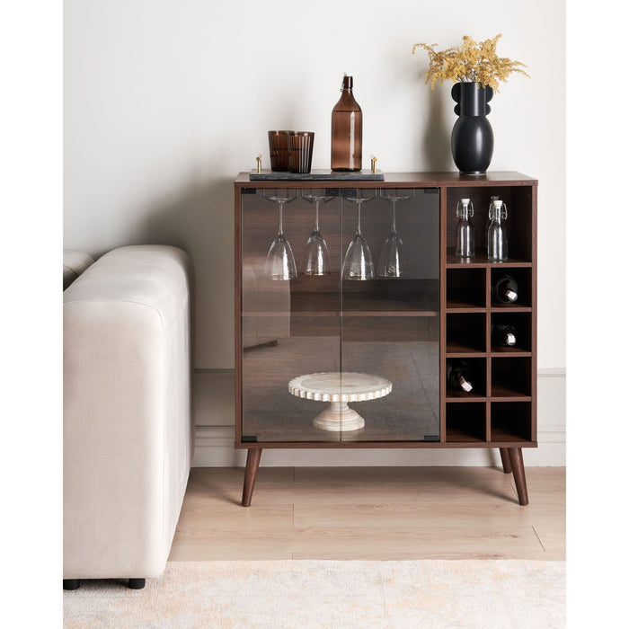 Beliani - TULLAMORE - Vitrinekast - Donkerhout - Vezelplaat