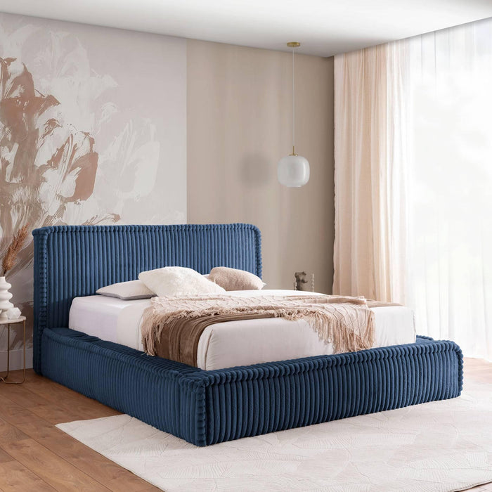by fonQ Ruffle Bedframe - 200 x 200 cm - Blauw