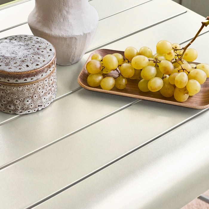 sweeek - 2-zits metalen tuintafel H 95cm