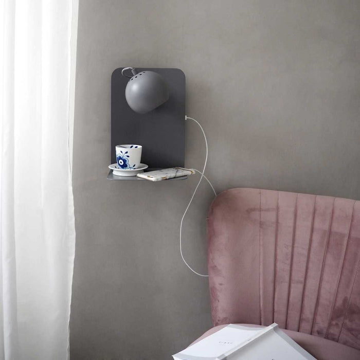 Frandsen Ball wandlamp met usb-poort mat wit