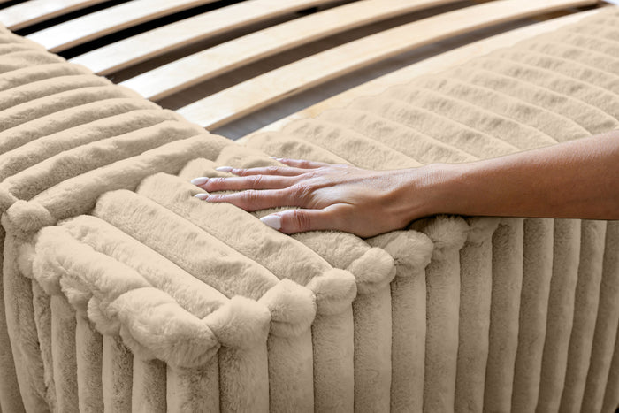 Trae Mobler Melody 140 x 200 cm Gestoffeerd Bed Beige