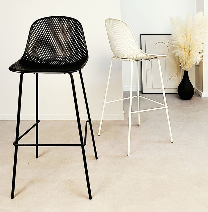 ALTEREGO LOKI Geperforeerde barkruk - Zwart