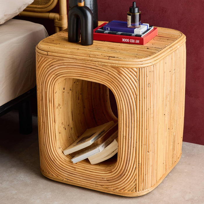 sweeek - Bijzettafel, nachtkastje met vak, in natuurlijk rotan