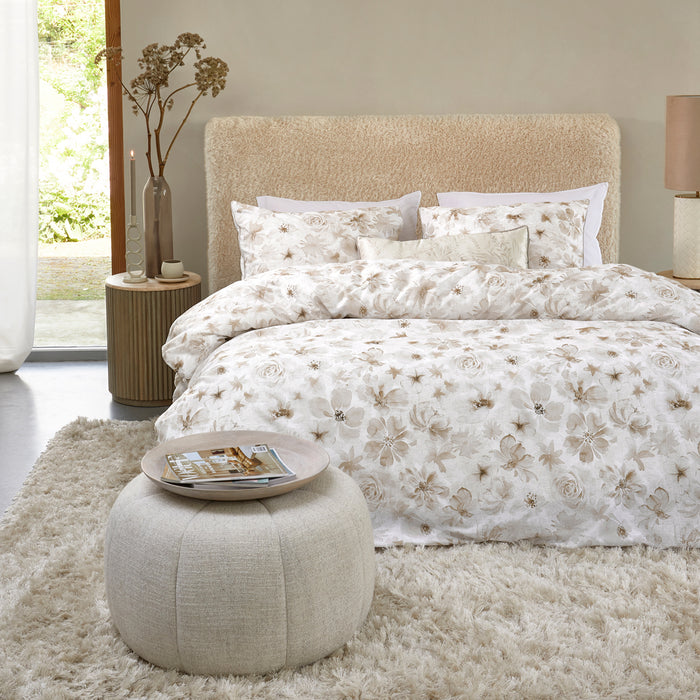 Riviera Maison - RM Flowing Flowers sand 140x200|220 - Zand