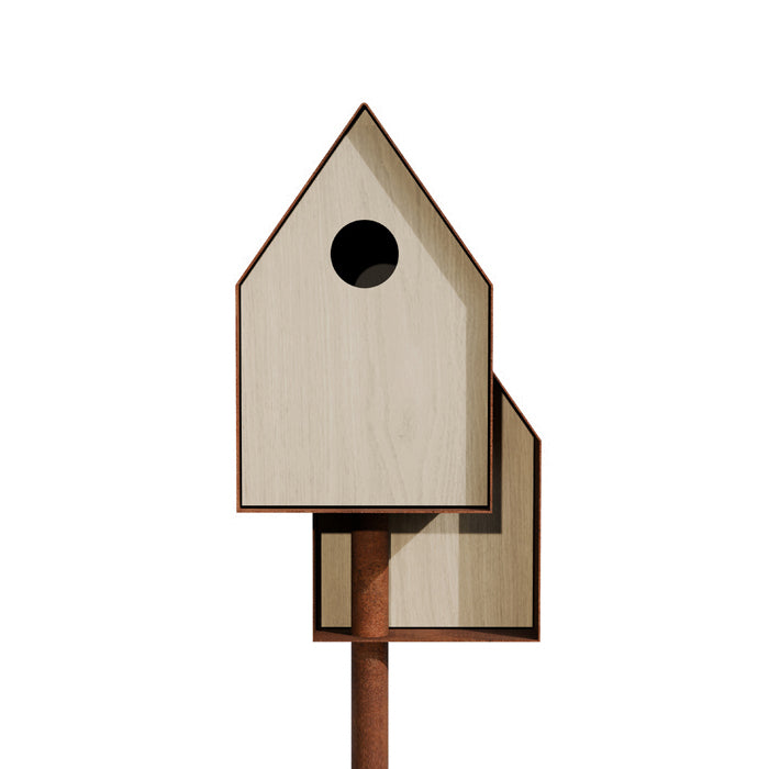 Noaste Noaber standing