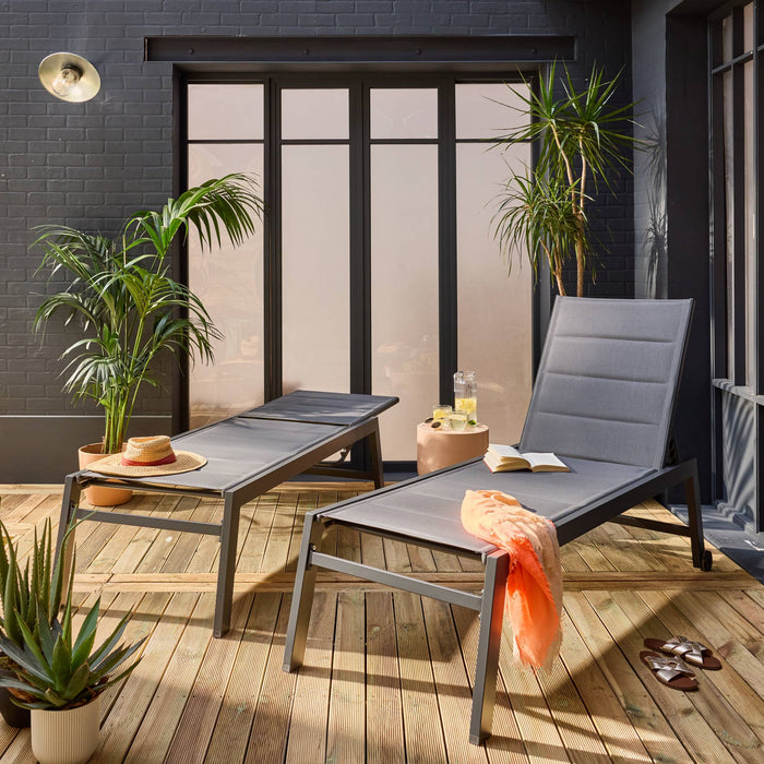 sweeek - Zonnebed van gewatteerd textilene en aluminium met meerdere