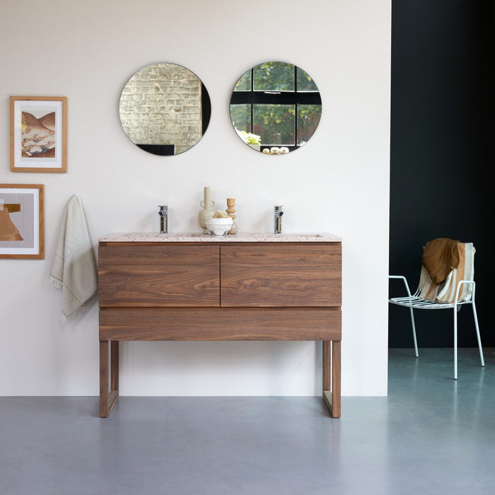 Tikamoon - Badkamermeubel van massief walnoothout en terrazzo Pink 120