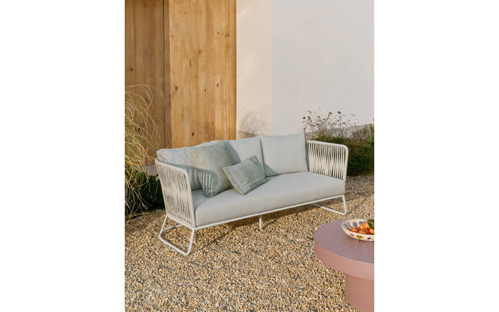 Tuinbank Saconca, 3 zits