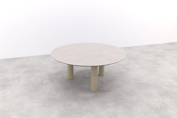 Taste Donato low dining tuintafel Ø160 cm. - Latte
