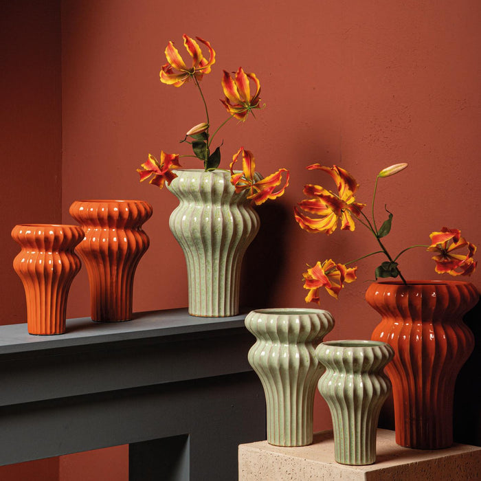 PTMD Glenna Orange Ceramic Round Ribbed Pot W Bulbs M