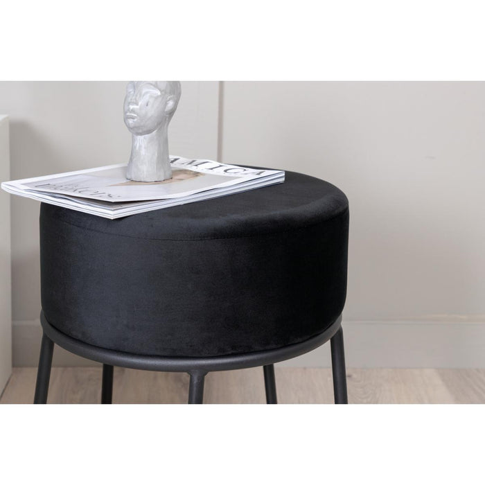 Svea - Nox poef - velvet - zwart