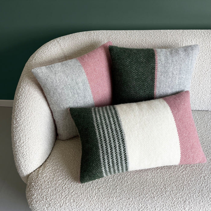 Malagoon Festivity Wool Sierkussen 60 x 35 cm - Dawn Pink