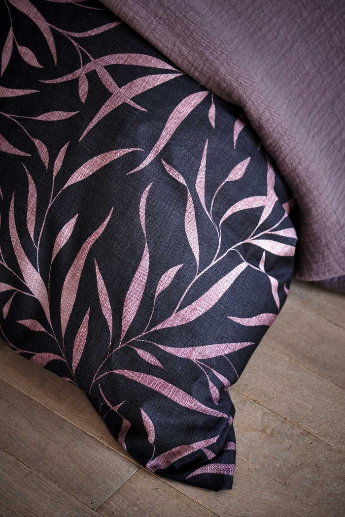 Moonlit Dekbedovertrek | 200 x 200|220 cm | Zwart | Paars