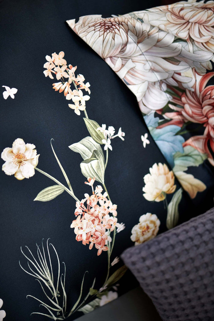 Floral Bliss Dekbedovertrek Blue Ink | 200 x 200|220 cm | Blauw