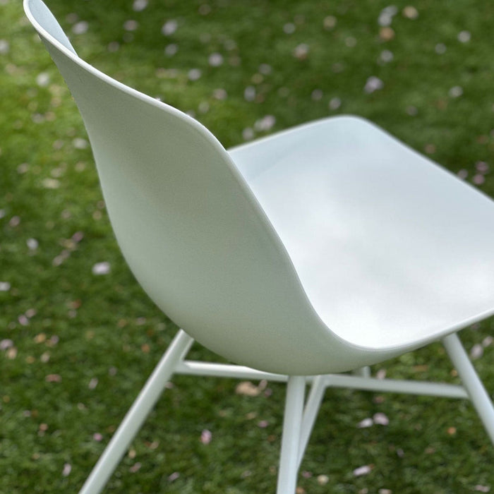 Nolon Noa-Pip Kunststof Tuinstoel Wit - Zwart Onderstel