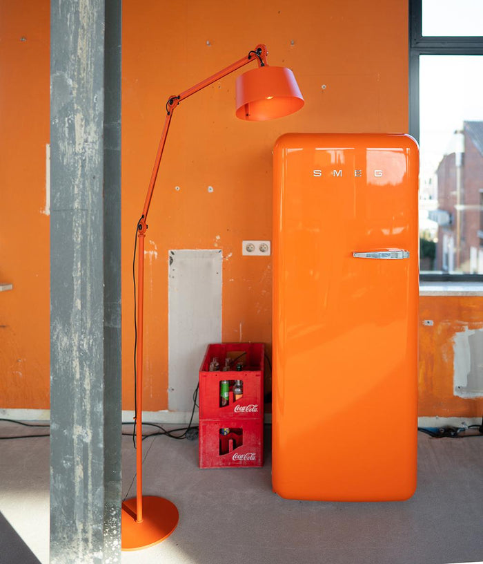 Bolt 2 Arm Long vloerlamp Striking Orange