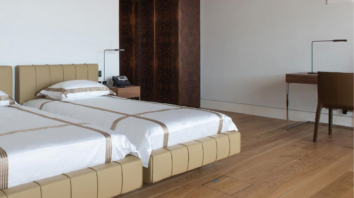 Lumina Flo grommet F46 tafellamp LED 2700K geborsteld nikkel