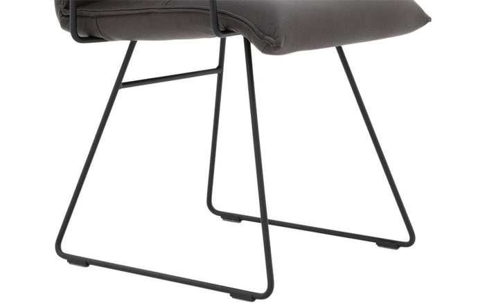 Goossens  Eetkamerstoel Nica, Armleuning met zwart houten armlegger -