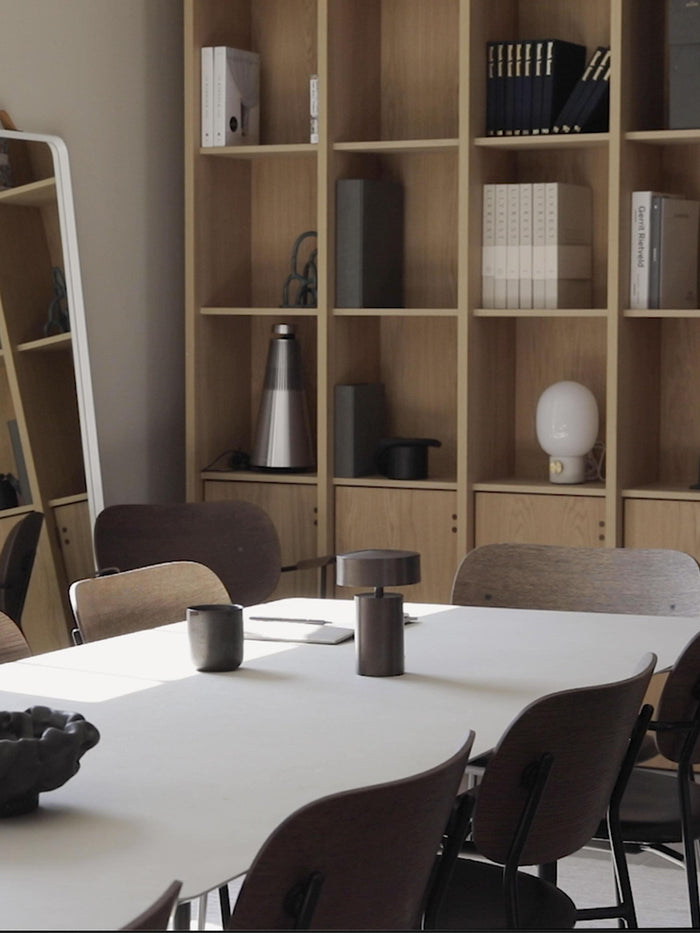 Audo Copenhagen Co eetkamerstoel gestoffeerd Re-wool 0198 zwart