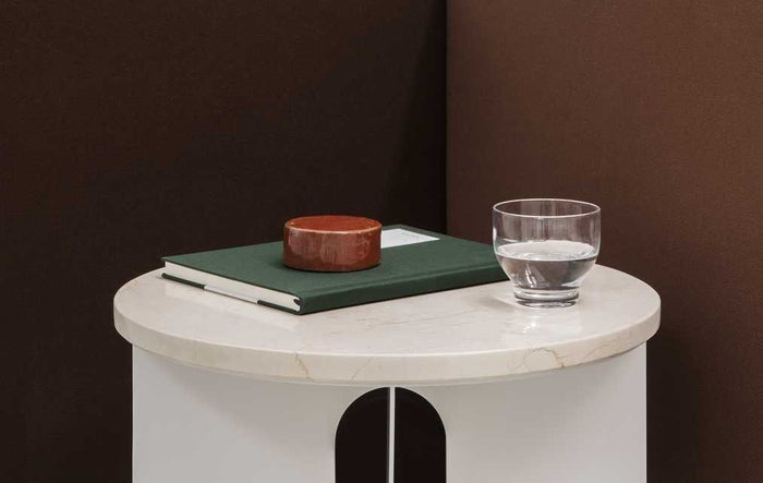 Androgyne bijzettafel Ø40 ivoor, Calacatta Viola marmer