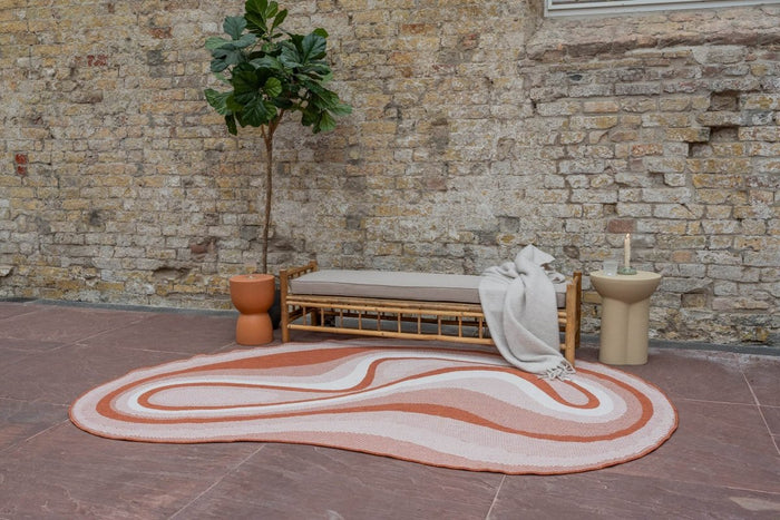 Interieur05 Organisch gevormd buitenkleed Loop Stone Roest