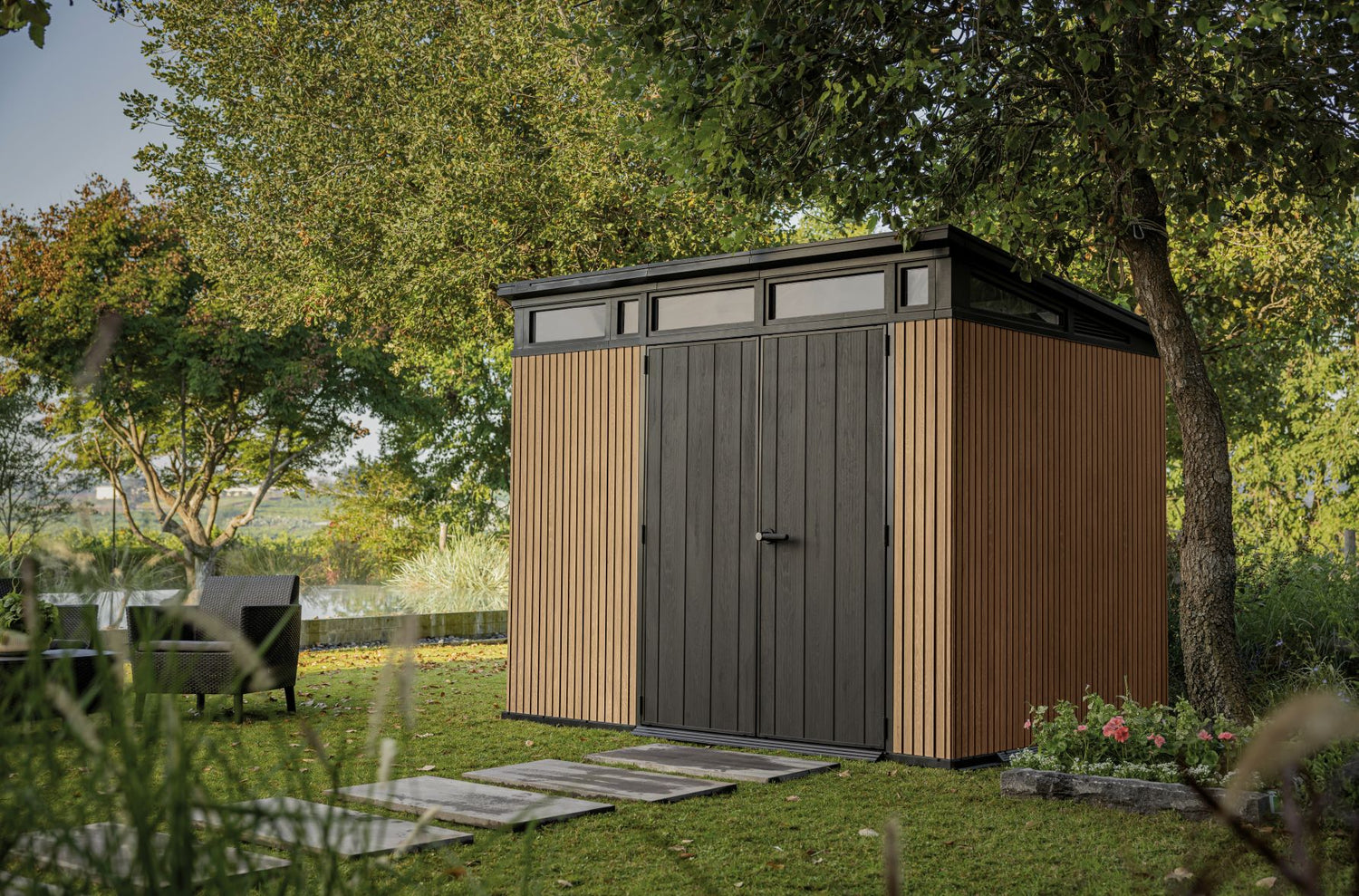 Keter Venetian Pent 97 Tuinhuis - 279x218x226cm - Bruin