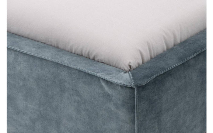 Goossens Bedframe Switch - 180 x 200 - Adore 158 niagara - Fluweel