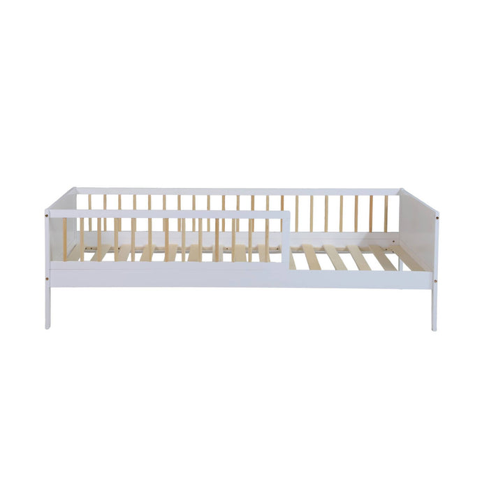 sweeek - Kinderbed 90 x 190 cm grenenhout lattenbodem inbegrepen