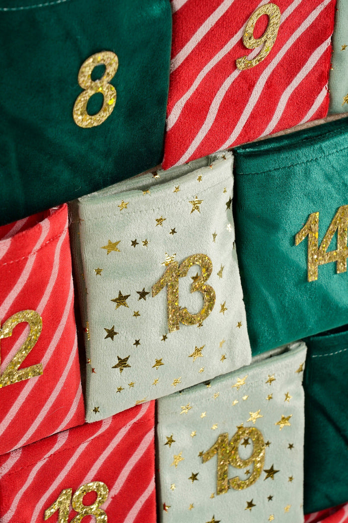 Mica Decorations Adventskalender - L72 x B1 x H51 cm - Groen, Rood