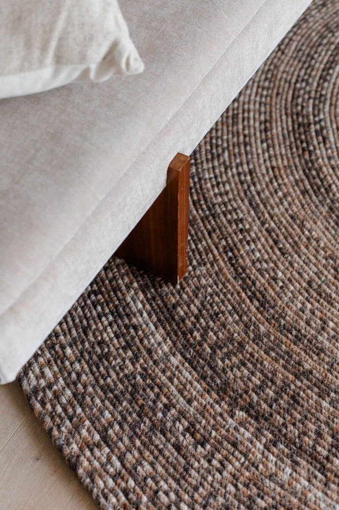 Interieur05 Rond wollen vloerkleed Gapo Donkerbruin gemeleerd