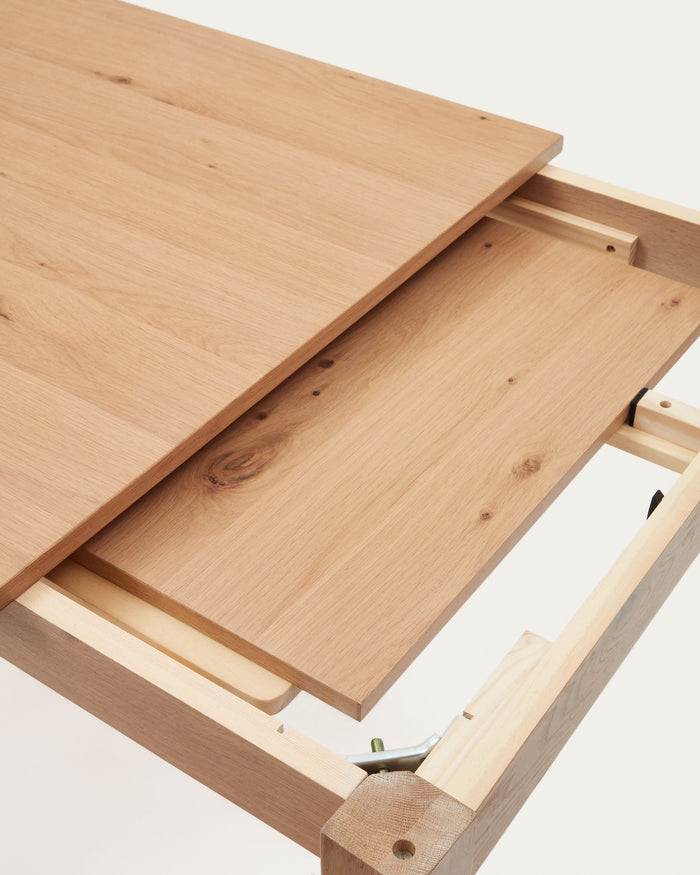 Kave Home - Yain uitschuifbare tafel in eikenfineer en massief eiken